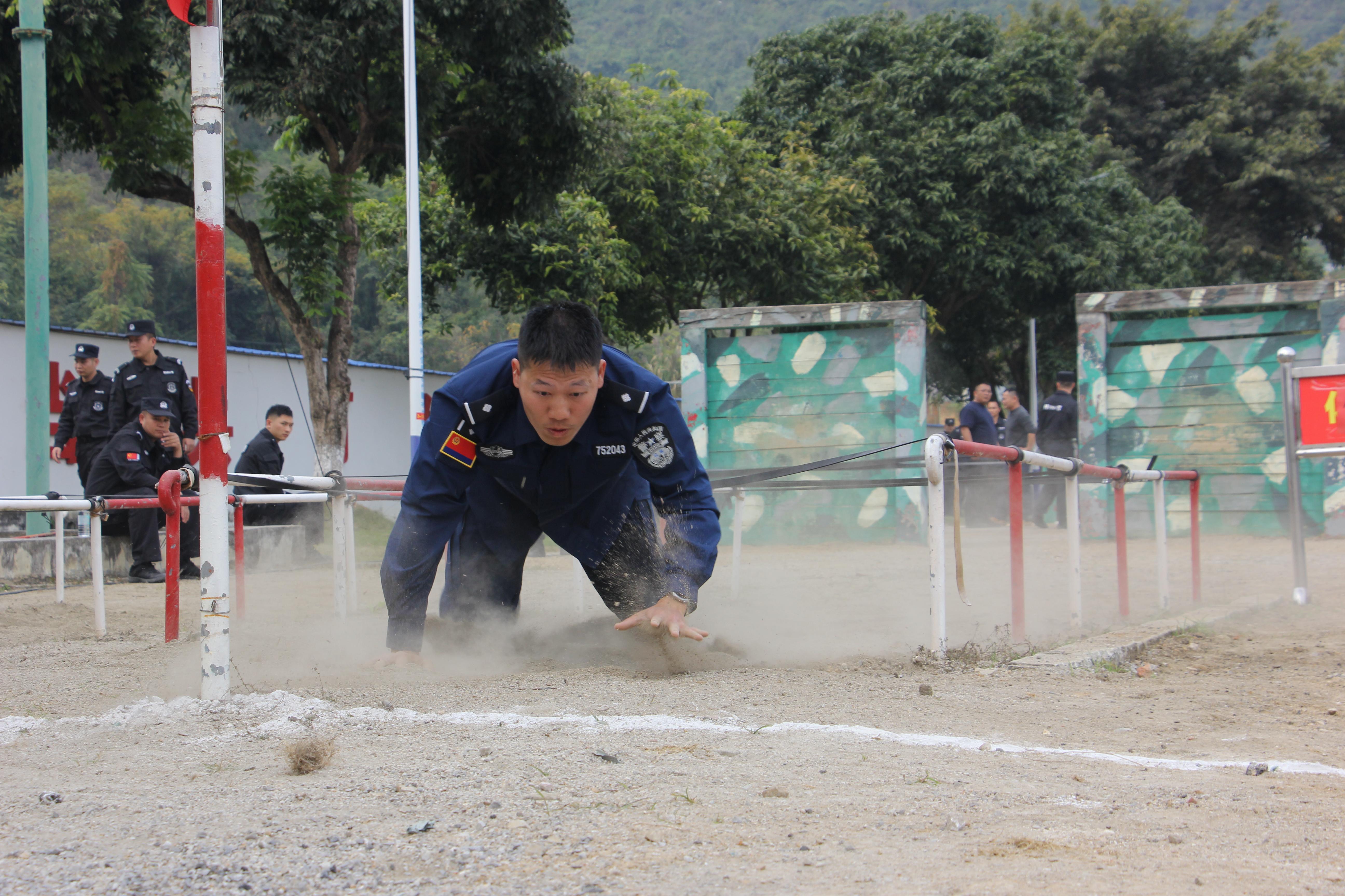 河池公安警務(wù)實戰(zhàn)技能綜合大比武熱血開賽